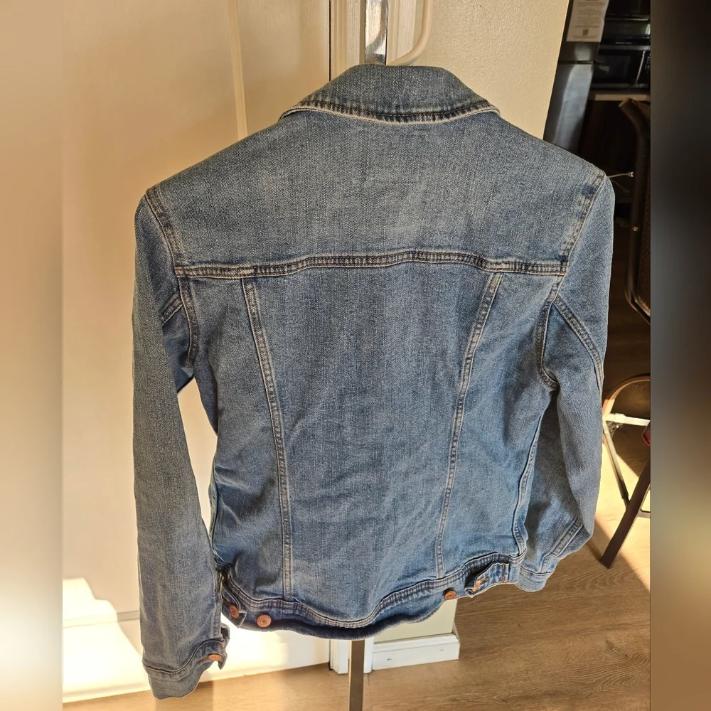Old Navy Jean Jacket sz Medium
